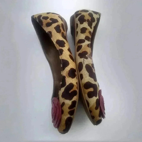 CARLOS SANTANA Leopard Print Flats - Picture 8 of 15
